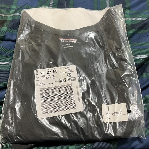 NWT women's all American comfort 3X black V Neck t-shirt - Picture 3 of 3